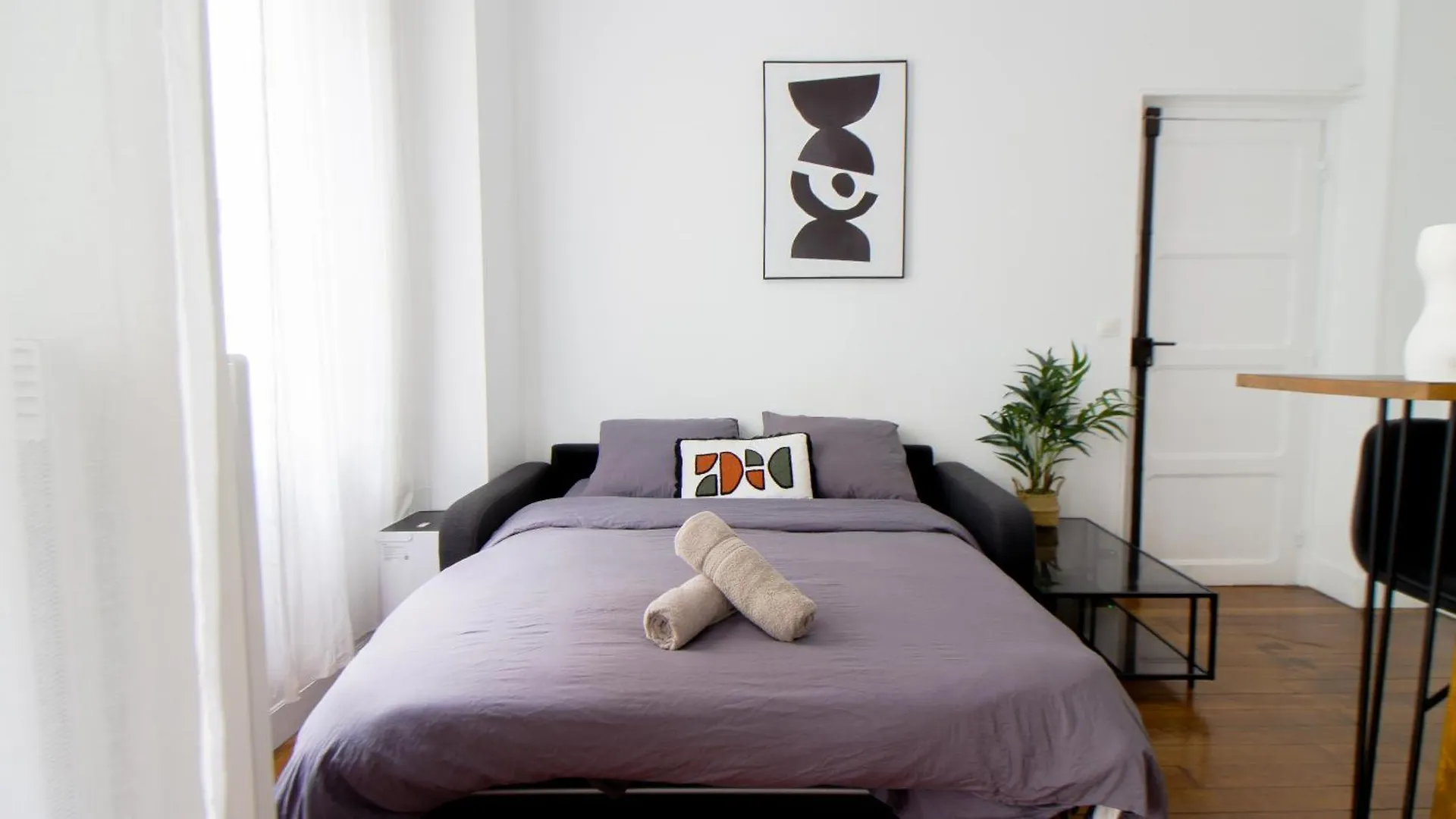 Ile Saint-Louis - Charming Apartment Paris 0*,  France